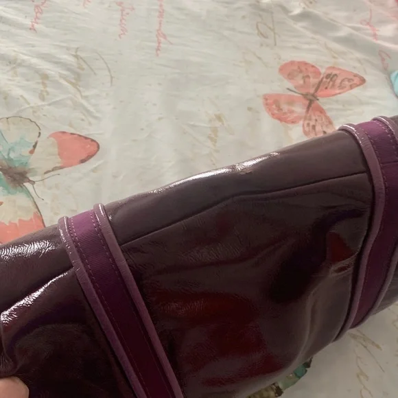 Coach Poppy Glossy Patent Tote in Plum and Berry w/matching wallet and hang tags - Picture 7 of 12